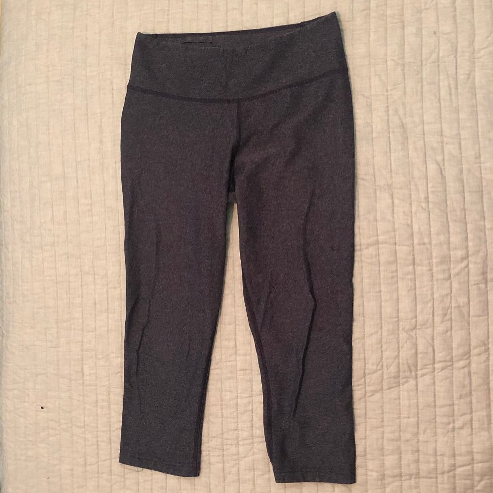 Nike Crop Leggings (Size Small)